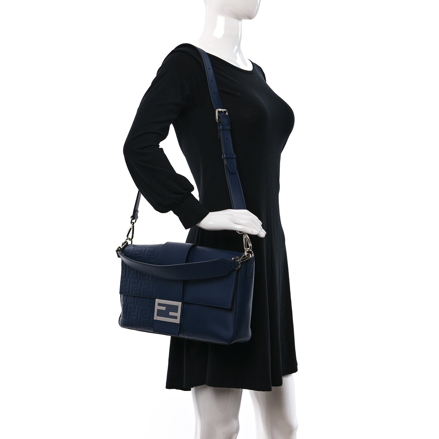FENDI VITELLO GRACE FF LARGE BAGUETTE BAG - Product Image 2