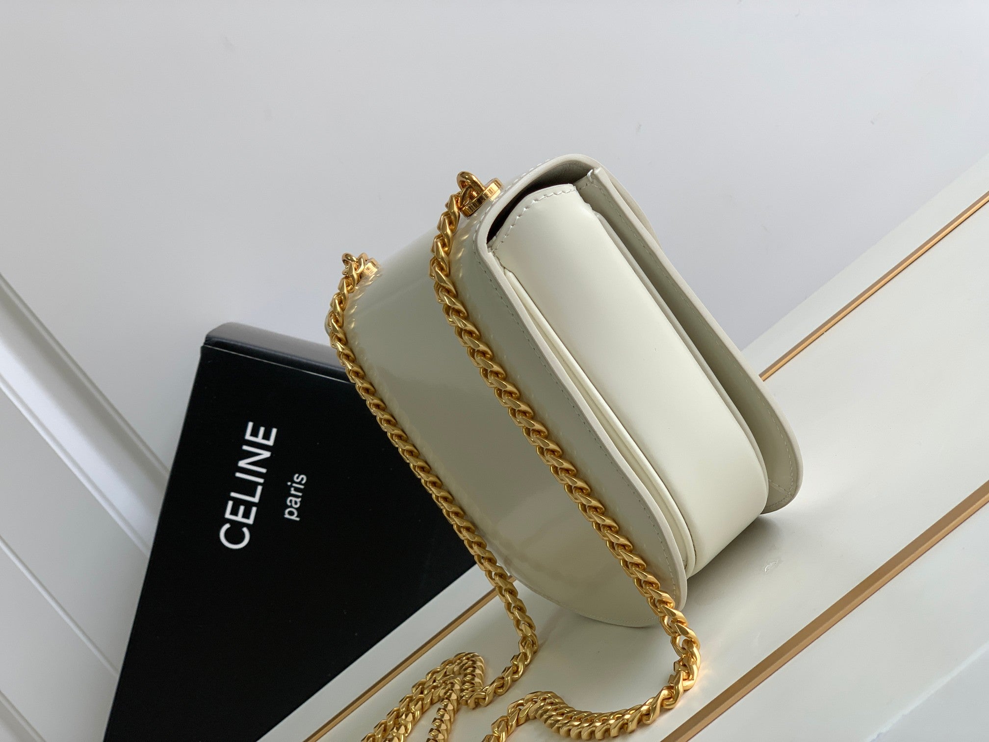 Teen Besace Triomphe 18.5 White Calfskin With Chain