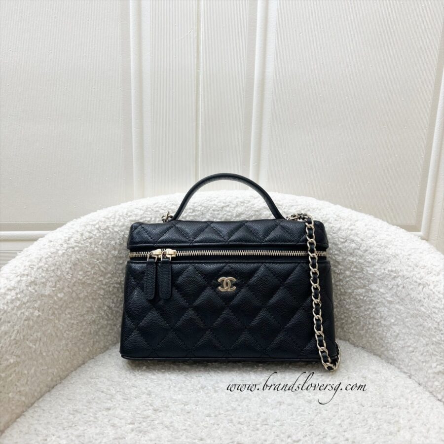 Chanel Clutch bag – front view