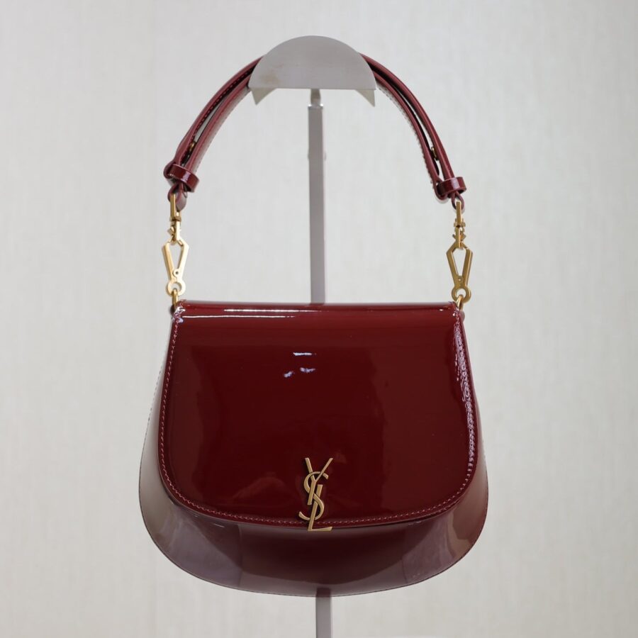 Dior Saddle red bag – front view